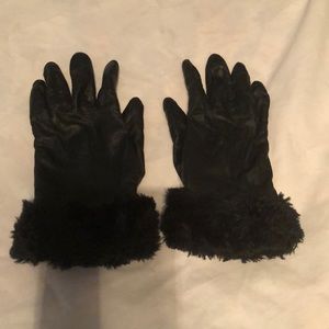 Women’s black leather gloves